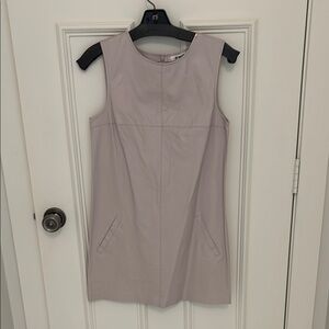Elegant Sleeveless Dress in Light Pink